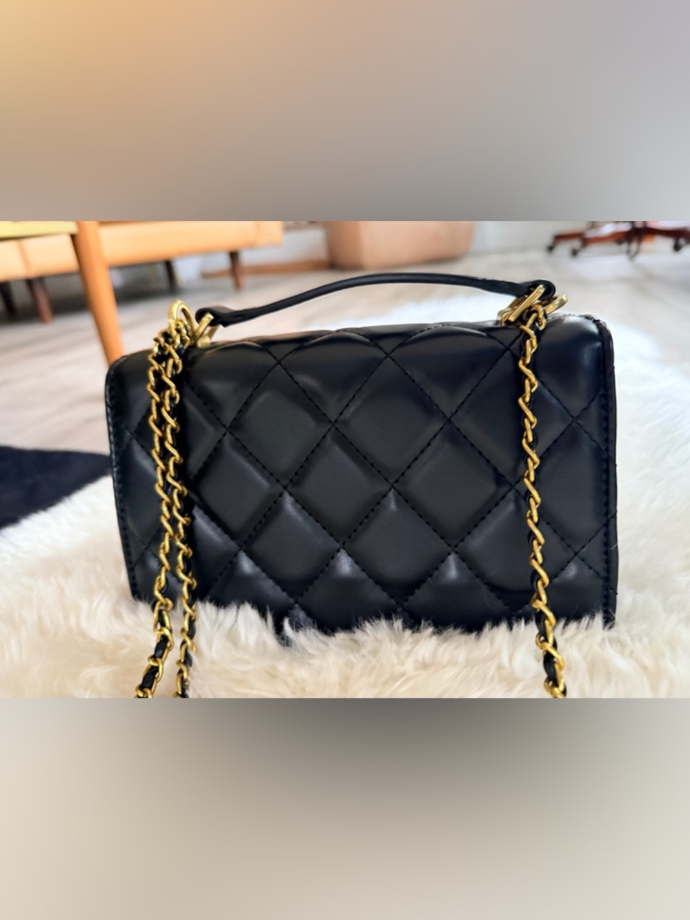 CHANEL Black Quilted Leather Crossbody Bag with Gold Hardware - Picture 9 of 16